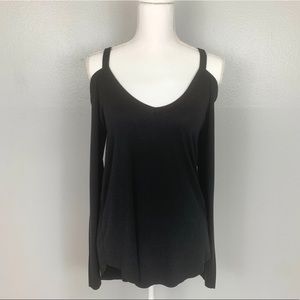Me to We Black Open Shoulder Top, size XS.